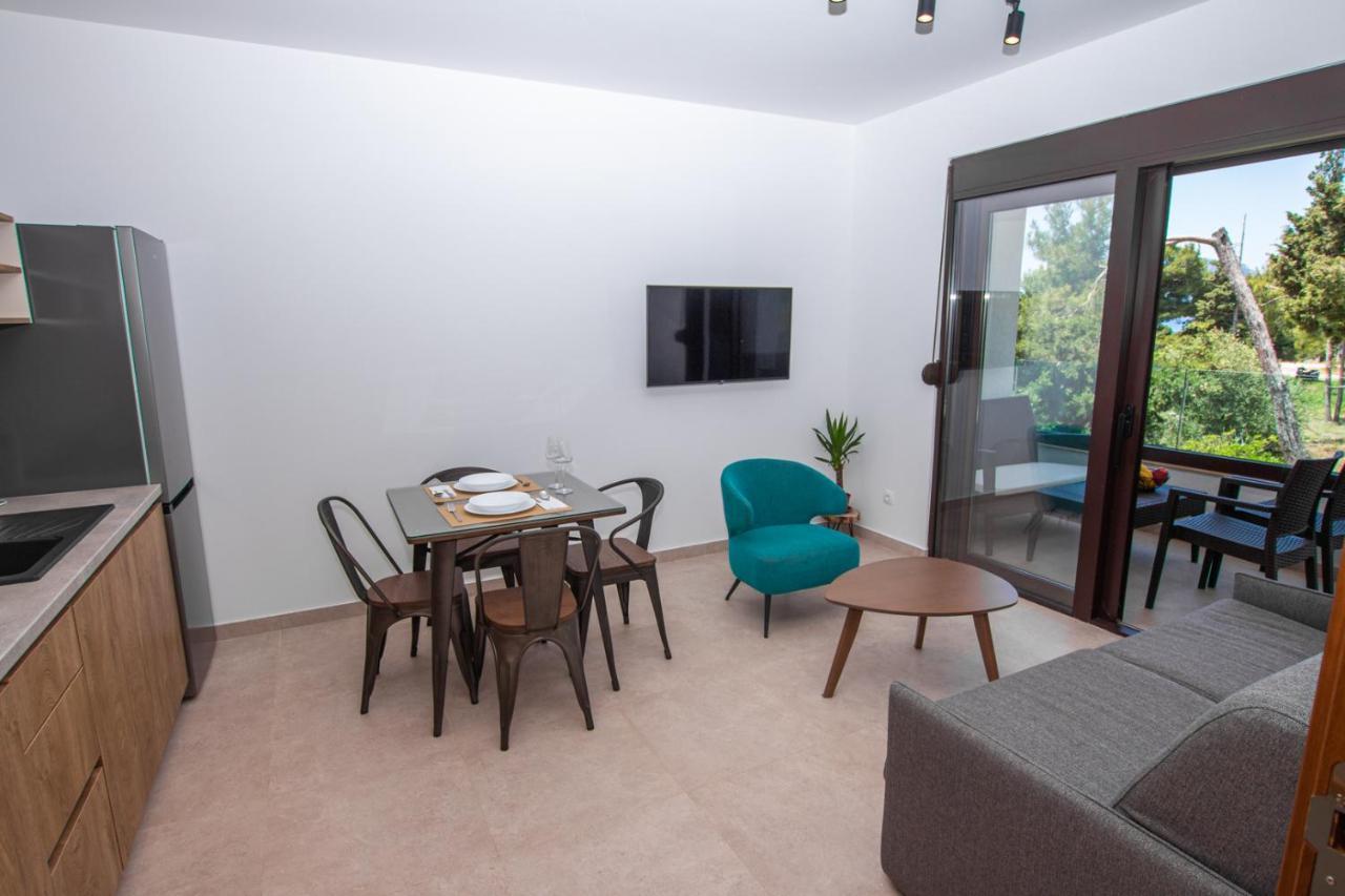 Zia Apartments بار المظهر الخارجي الصورة