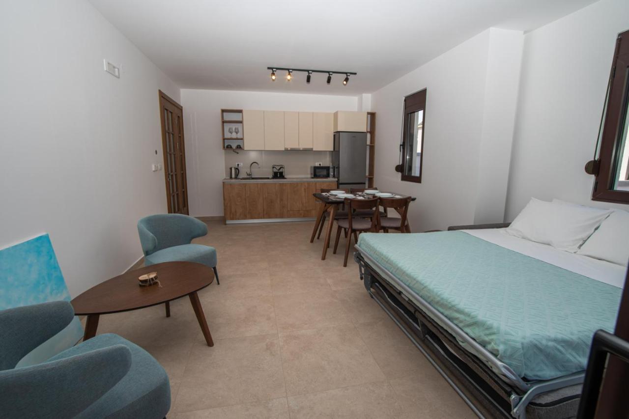 Zia Apartments بار المظهر الخارجي الصورة