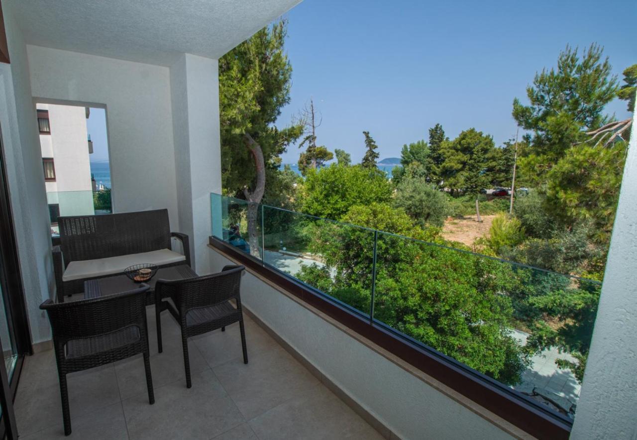 Zia Apartments بار المظهر الخارجي الصورة