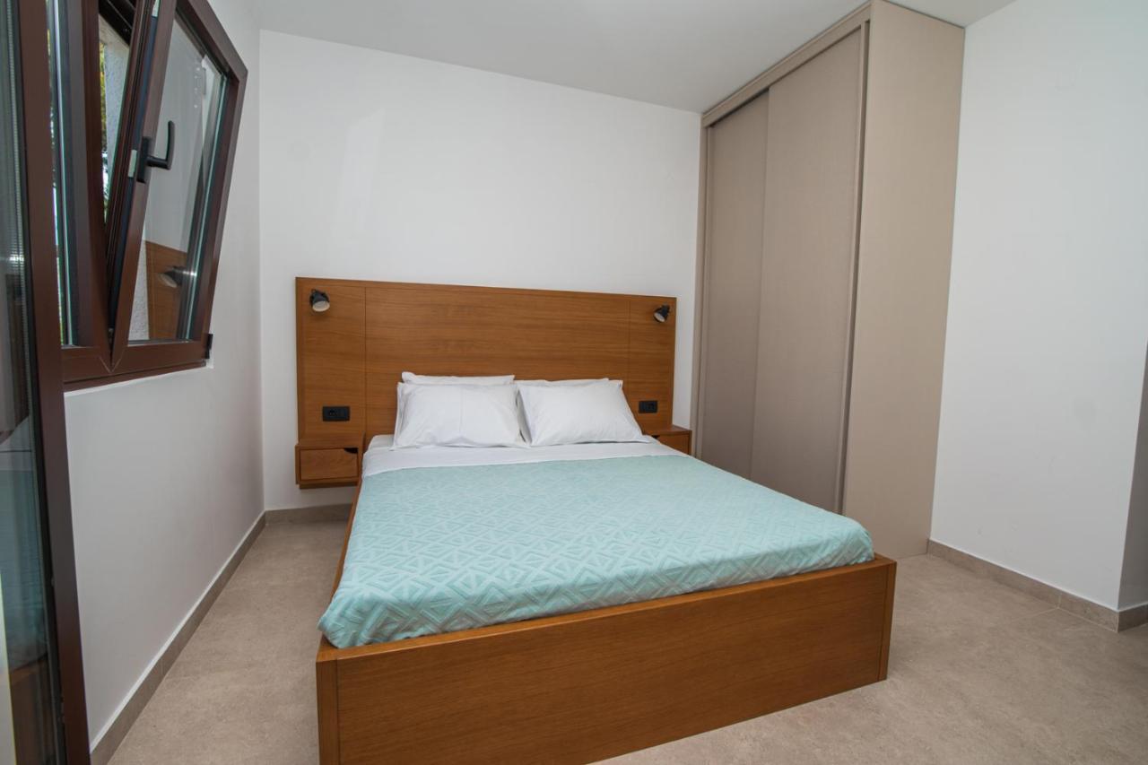 Zia Apartments بار المظهر الخارجي الصورة