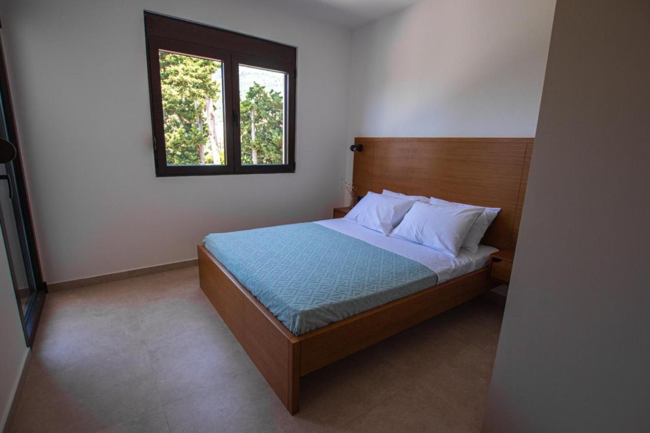 Zia Apartments بار المظهر الخارجي الصورة