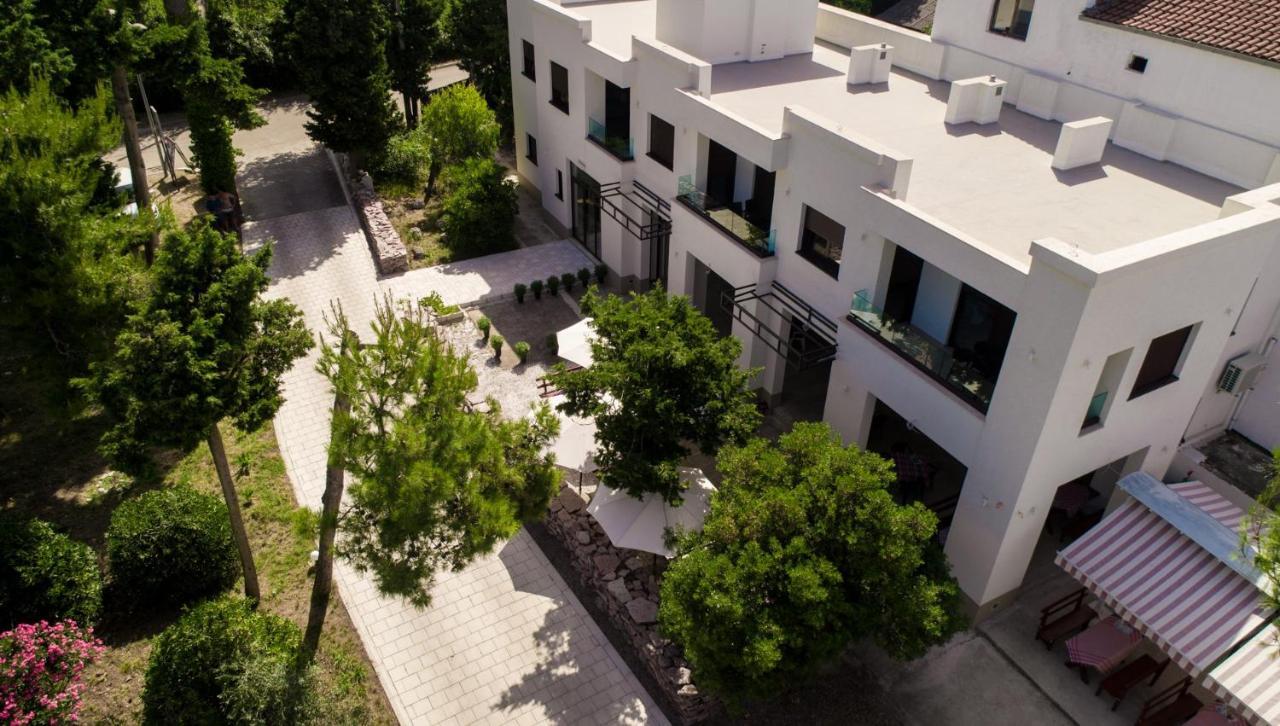 Zia Apartments بار المظهر الخارجي الصورة